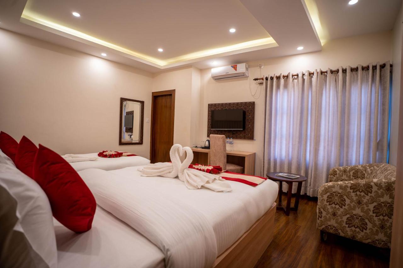 Airport Himalaya Boutique Hotel Катманду Екстер'єр фото