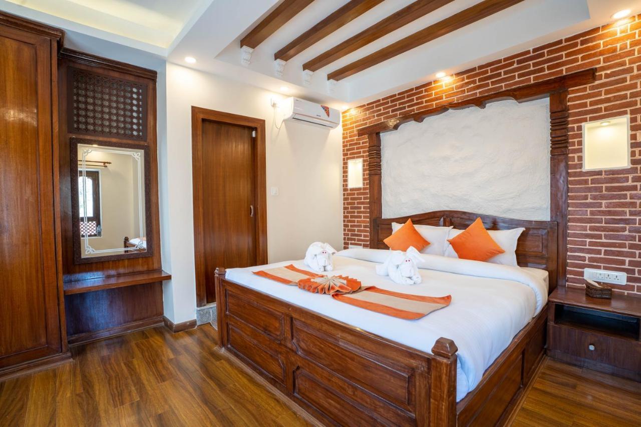 Airport Himalaya Boutique Hotel Катманду Екстер'єр фото