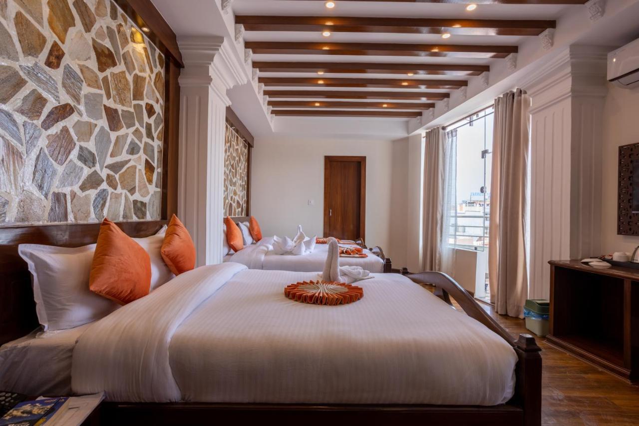Airport Himalaya Boutique Hotel Катманду Екстер'єр фото