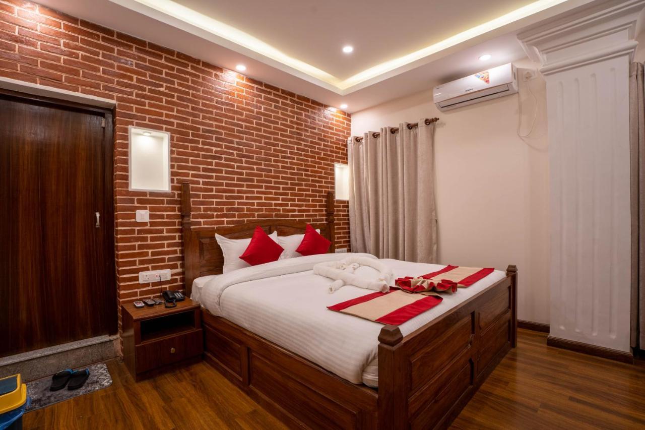 Airport Himalaya Boutique Hotel Катманду Екстер'єр фото