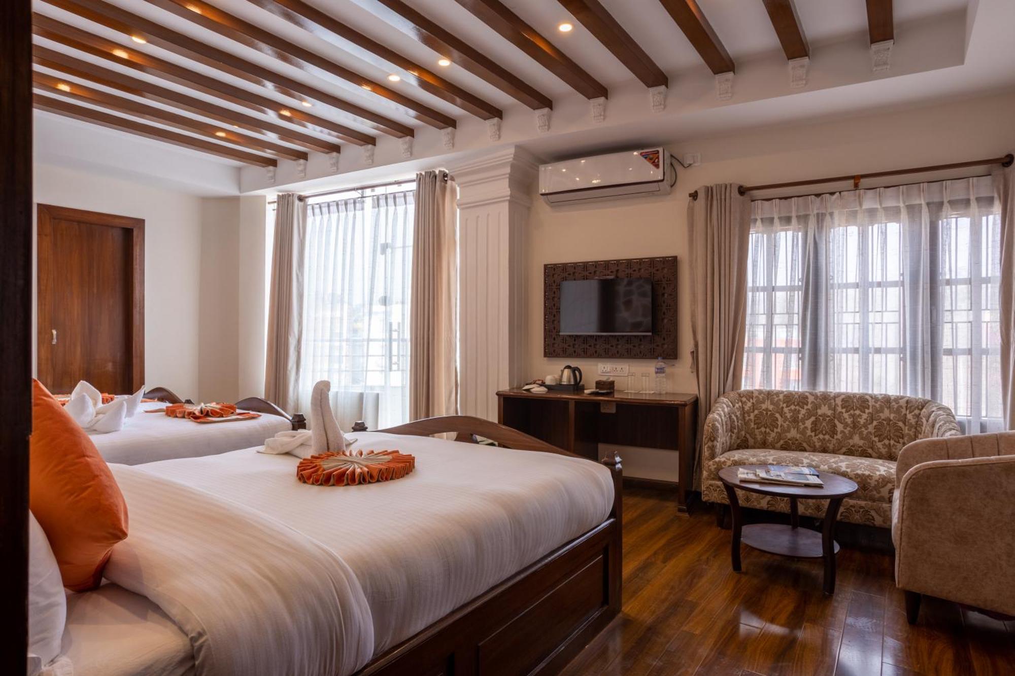 Airport Himalaya Boutique Hotel Катманду Екстер'єр фото