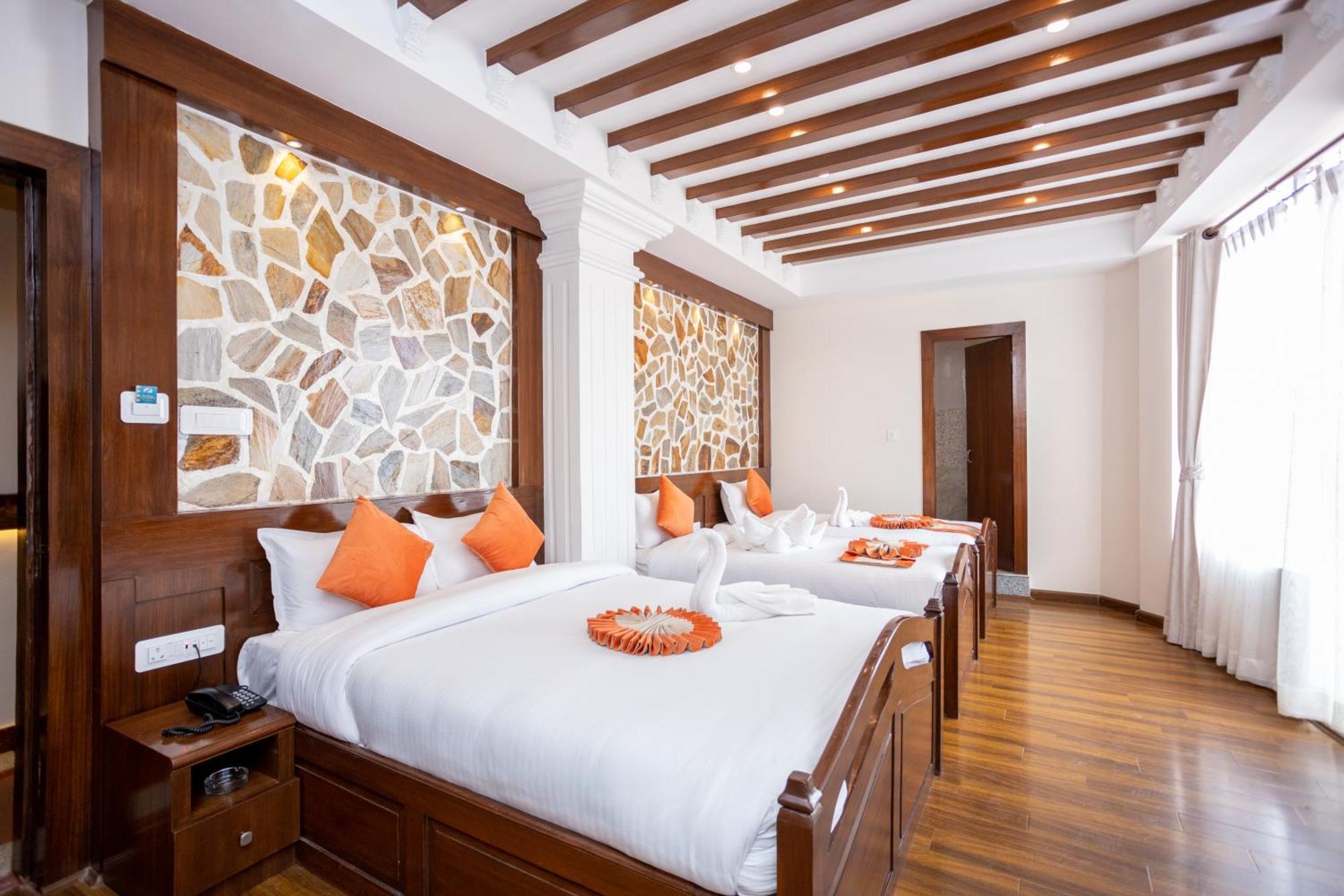 Airport Himalaya Boutique Hotel Катманду Екстер'єр фото