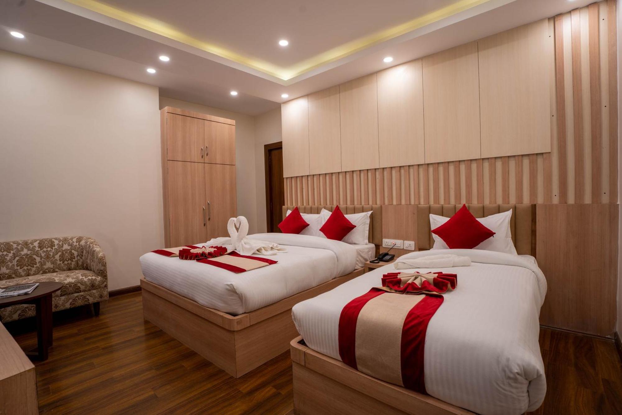 Airport Himalaya Boutique Hotel Катманду Екстер'єр фото